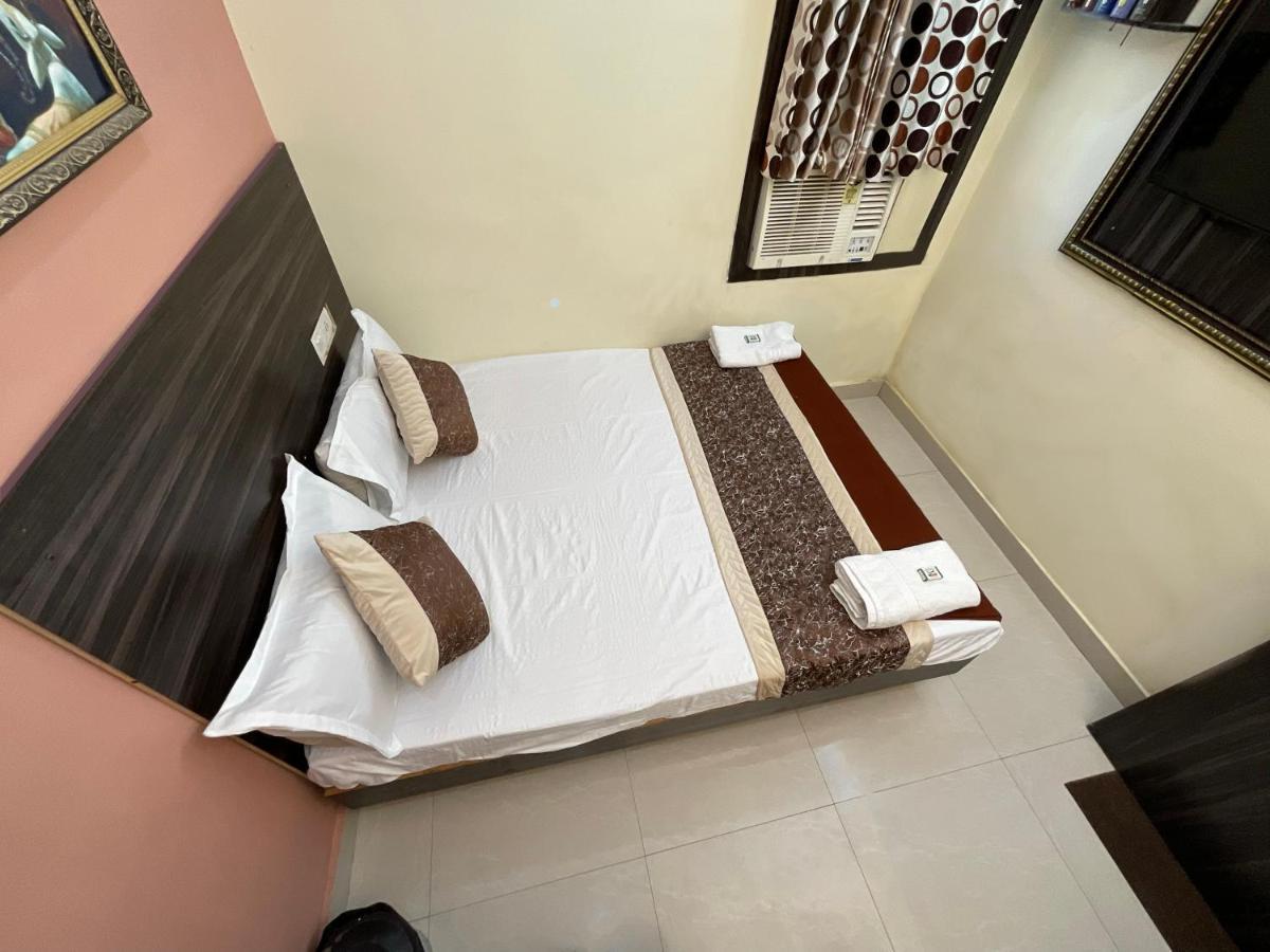 Vrindavan Comfort Inn Hyderabad Esterno foto